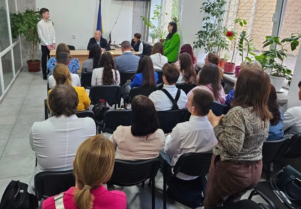 Посвідчення для шкільних омбудсманів: у Саф’янівській громаді офіційно затвердили статус учнівських захисників