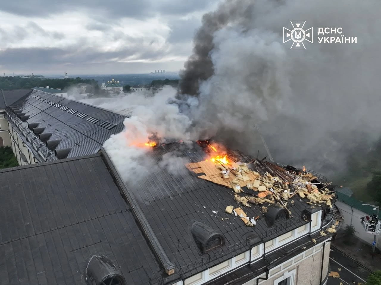 Нічний терор столиці: удари по історичних святынях та масові руйнування у Києві